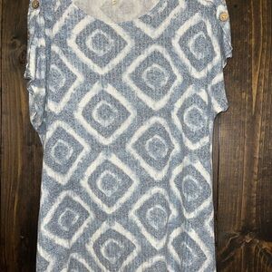 Stylish Blue and White Diamond Pattern Women's Top